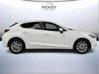 Used Mazda 3 117 HP (86 kW) 2017 White Hatchback