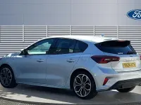 Usado Ford Focus ST-Line X 125 HP (91 kW) 2024 Prateado Citadino
