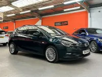 Used Vauxhall Astra Elite 136 HP (100 kW) 2016 Green Hatchback