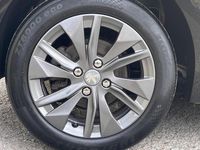 Used Peugeot e-208 Allure+ 98 kW (134 HP) 2022 Yellow Hatchback