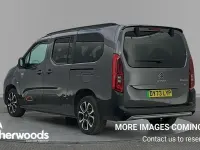 Begagnad Citroën e-Berlingo XTR 100 kW (136 HK) 2023 Grå Minibuss