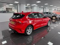 Used Ford Focus Zetec 100 HP (73 kW) 2019 Red Hatchback