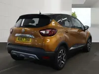 Used Renault Captur Dynamique 90 HP (66 kW) 2017 Orange SUV