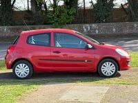 Used Renault Clio II Extreme 75 HP (55 kW) 2008 Red Hatchback