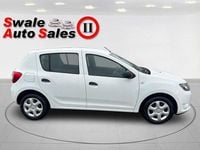 Used Dacia Sandero Ambiance 75 HP (55 kW) 2016 White Hatchback