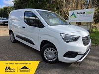 Usado Vauxhall Combo Sportive 100 HP (73 kW) 2021 Branco Monovolume