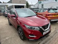 Used Nissan Qashqai N-Connecta 115 HP (84 kW) 2017 Red SUV