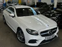 Begagnad Mercedes E220 AMG line 194 HK (142 kW) 2019 Vit Sportkupé