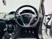 Used Ford Fiesta Zetec 82 HP (60 kW) 2015 White Hatchback