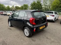 Second-hand Kia Picanto 67 CP (49 kW) 2023 Negru Hatchback