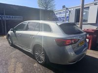 Used Toyota Avensis 143 HP (105 kW) 2016 Grey Estate