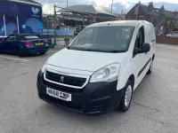 Second-hand Peugeot Partner S 2019 Alb Monovolum