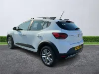 Gebraucht Dacia Sandero Comfort 100 PS (73 kW) 2022 Weiß Kleinwagen