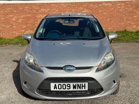 Second-hand Ford Fiesta Style 96 CP (70 kW) 2009 Argintiu Hatchback