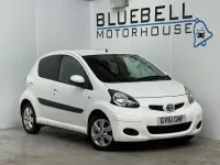 Used Toyota Aygo 68 HP (50 kW) 2011 White Hatchback