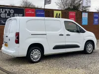 Używany Vauxhall Combo Sportive 100 KM (73 kW) 2020 Biały Minivan