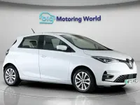 Used Renault Zoe Version S 100 kW (136 HP) 2022 White Hatchback