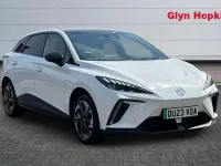 Used MG MG4 EV Trophy 2023 White Hatchback