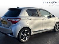 Used Toyota Yaris Hybrid 101 HP (74 kW) 2020 Blue Hatchback