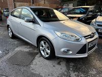 Begagnad Ford Focus Zetec 2012 Silver Halvkombi