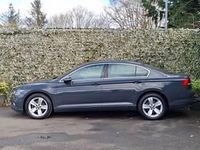 Usado VW Passat SE 150 HP (110 kW) 2020 Cinzento Sedan