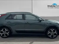 Used Kia Niro 183 HP (134 kW) 2023 Cityscape green metallic SUV