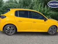 Second-hand Peugeot 208 Allure+ 102 CP (75 kW) 2023 Galben Hatchback