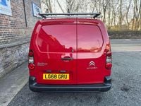 Used Citroën Berlingo 75 HP (55 kW) 2018 Red MPV