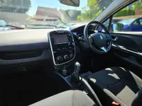 Used Renault Clio Dynamique 75 HP (55 kW) 2016 White Hatchback