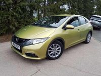 Begagnad Honda Civic ES 142 HK (104 kW) 2012 Gul Halvkombi