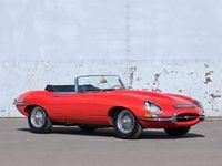 Used Jaguar E-Type 269 HP (197 kW) 1962 Red Cabriolet