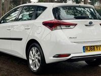 Used Toyota Auris 136 HP (100 kW) 2018 White Hatchback