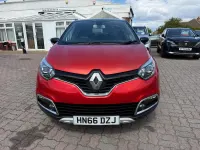 Used Renault Captur Signature 90 HP (66 kW) 2016 Red/black SUV
