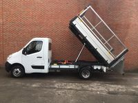 Used Vauxhall Movano 125 HP (91 kW) 2016 White MPV