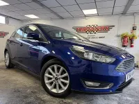 Begagnad Ford Focus Titanium 2016 Blå Halvkombi