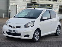 Used Toyota Aygo 68 HP (50 kW) 2011 White Hatchback