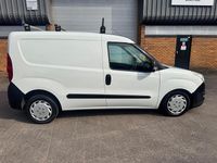 Second-hand Vauxhall Combo 105 CP (77 kW) 2014 Alb Monovolum