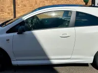 Used Vauxhall Corsa Edition 86 HP (63 kW) 2014 White Hatchback