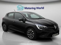 Begagnad Renault Clio V Iconic 90 HK (66 kW) 2022 Svart Halvkombi