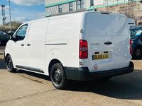 Used Vauxhall Vivaro Edition 120 HP (88 kW) 2020 White MPV