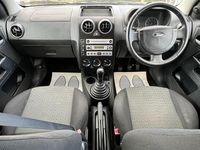 Used Ford Fusion 2005 Silver Hatchback