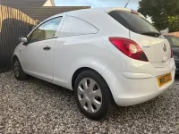 Used Vauxhall Corsa 95 HP (69 kW) 2015 White Hatchback
