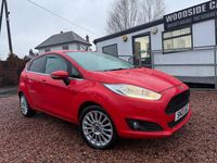 Used Ford Fiesta Titanium 125 HP (91 kW) 2013 Red Hatchback