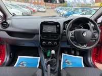 Used Renault Clio Dynamique 75 HP (55 kW) 2018 Red Hatchback