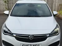Used Vauxhall Astra SRi 110 HP (80 kW) 2017 White Hatchback