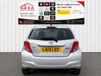 Used Toyota Yaris Multidrive S 99 HP (72 kW) 2013 Silver Hatchback