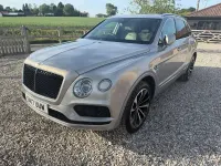 Used Bentley Bentayga 435 HP (319 kW) 2017 Grey SUV