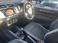 Used Skoda Fabia Colour Edition 94 HP (69 kW) 2019 Race blue metallic Hatchback