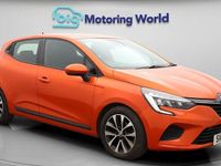 Used Renault Clio V Iconic 90 HP (66 kW) 2021 Orange Hatchback