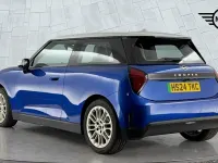 Used Mini Cooper Hatch 133 kW (181 HP) 2024 Blue Hatchback